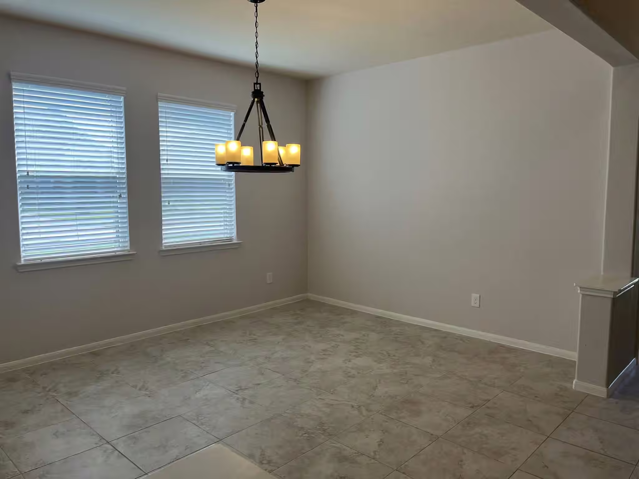 Photo 6 of 4002 Longwood Drive, Mont Belvieu, TX