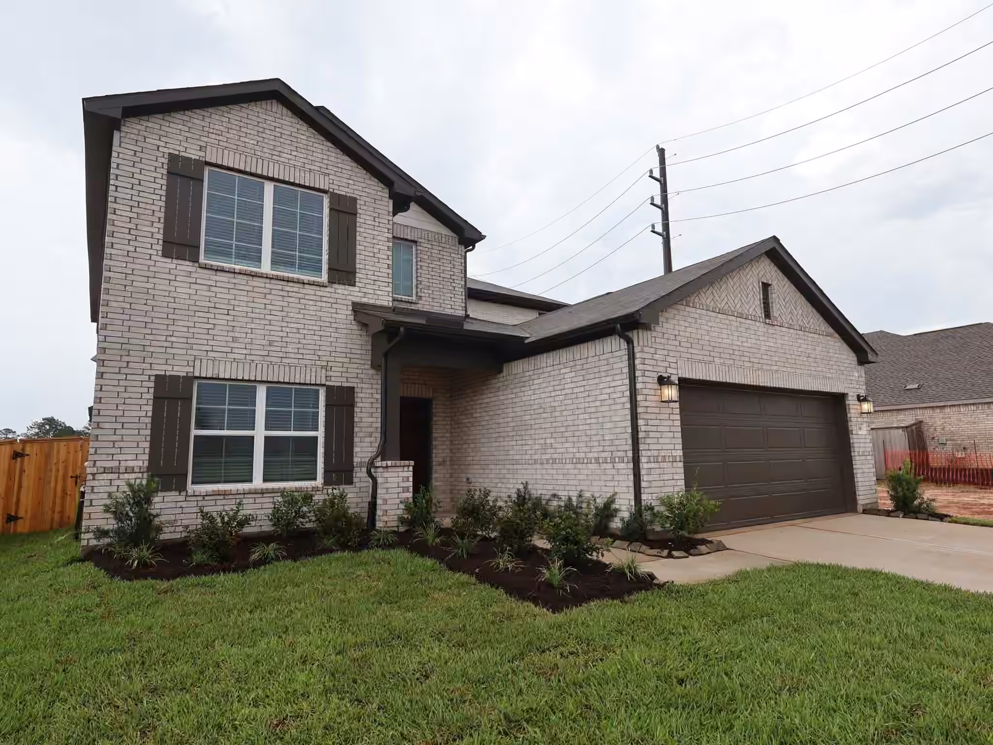 Photo 2 of 536 Bluebell Maiden Court, Magnolia, TX
