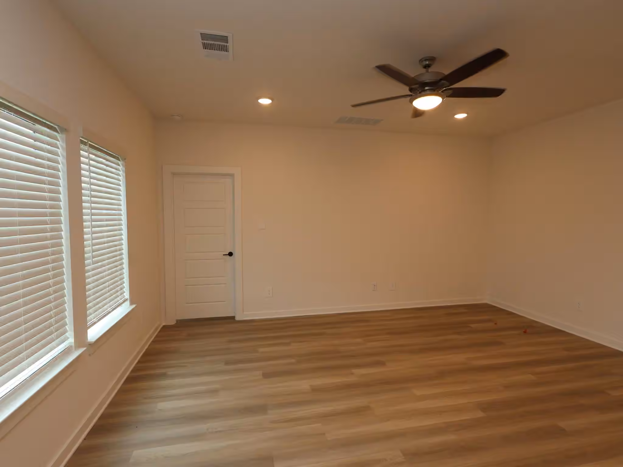 Photo 6 of 536 Bluebell Maiden Court, Magnolia, TX