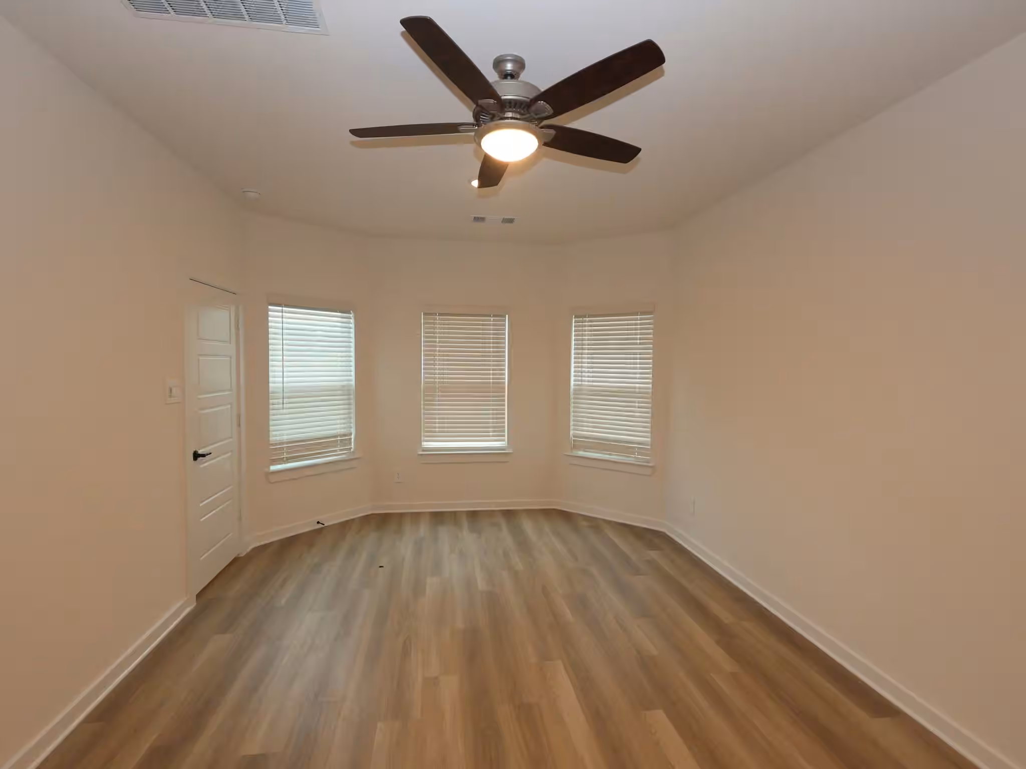 Photo 7 of 536 Bluebell Maiden Court, Magnolia, TX