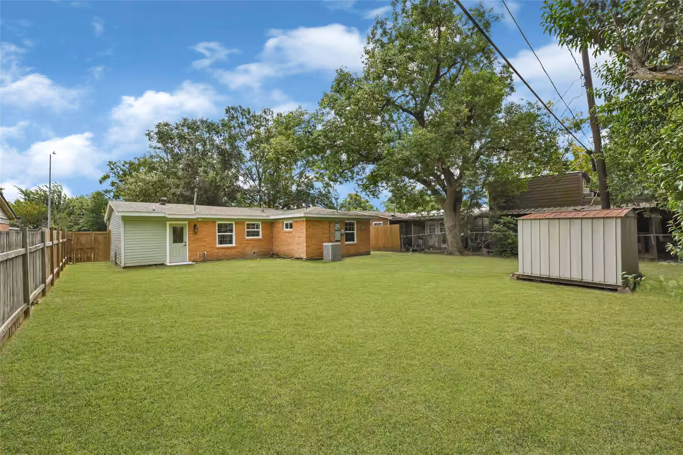 Photo 7 of 8526 Vennard Road, Houston, TX