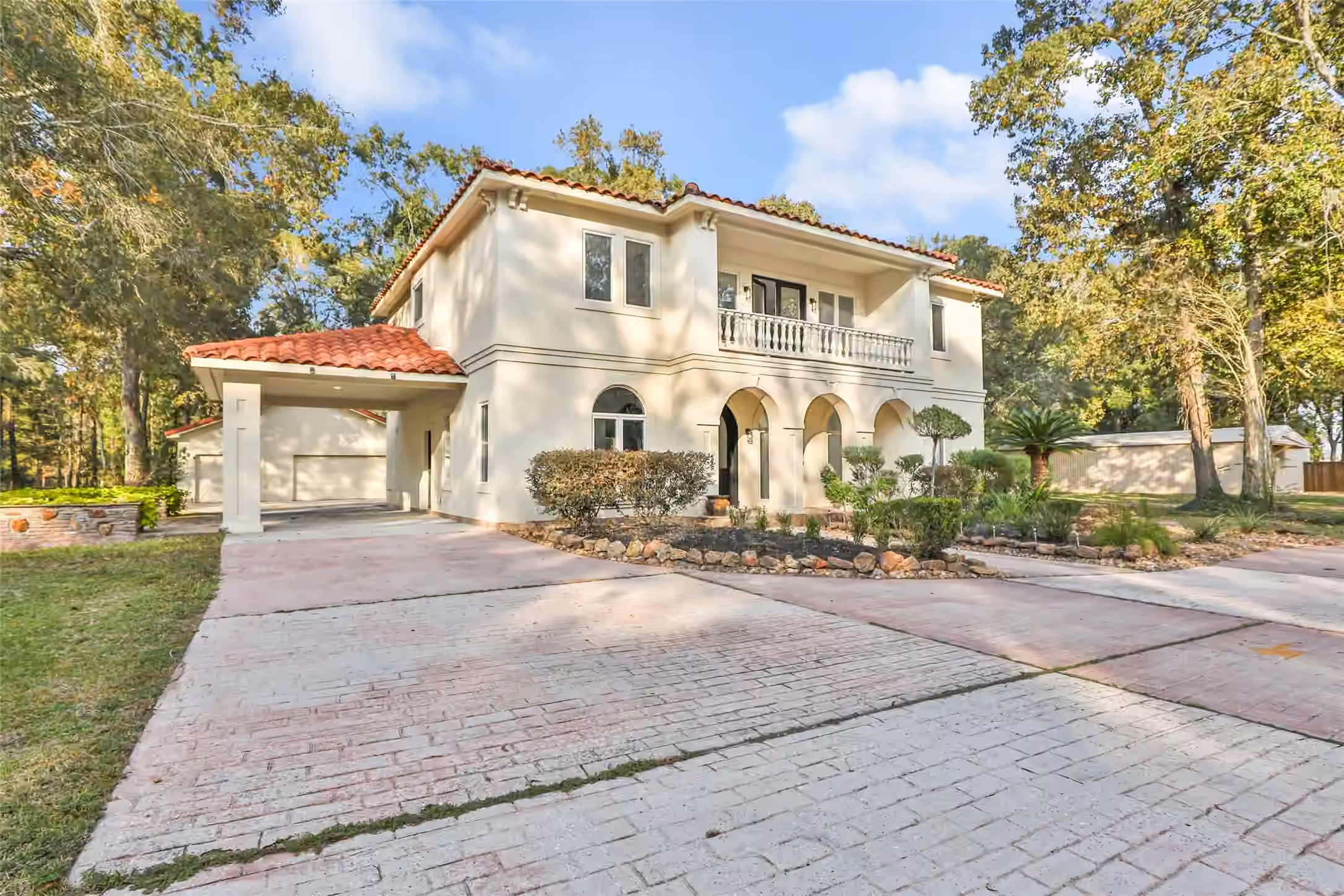 Photo of 1207 Vista Del Lago Drive, Huffman, TX 77336