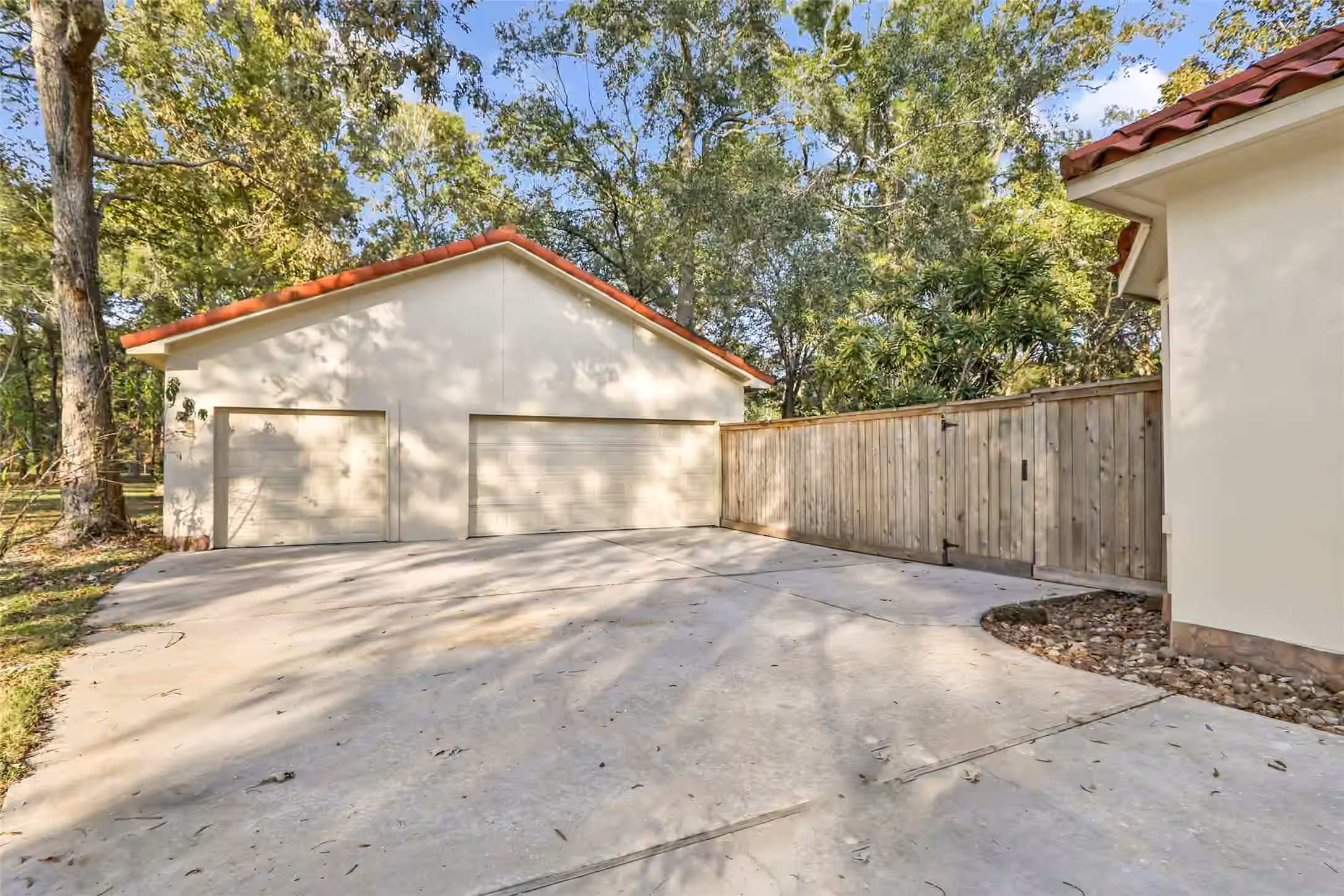 Photo 7 of 1207 Vista Del Lago Drive, Huffman, TX