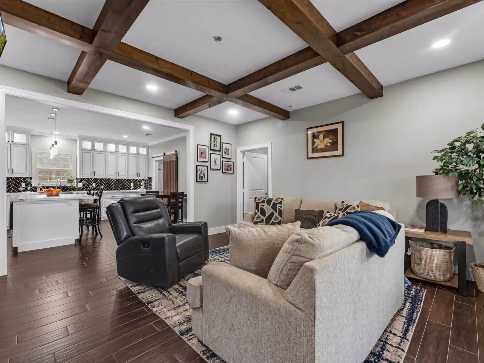 Photo 6 of 528 Draylon Drive, Conroe, TX