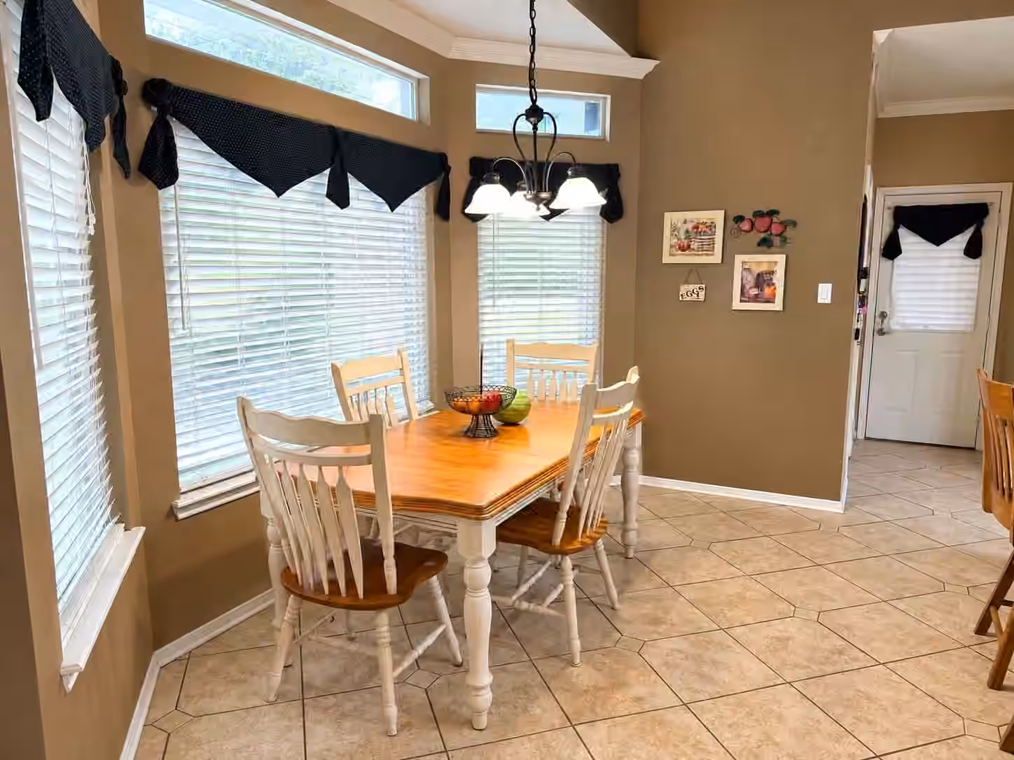 Photo 6 of 307 Standing Oaks Lane, Sealy, TX