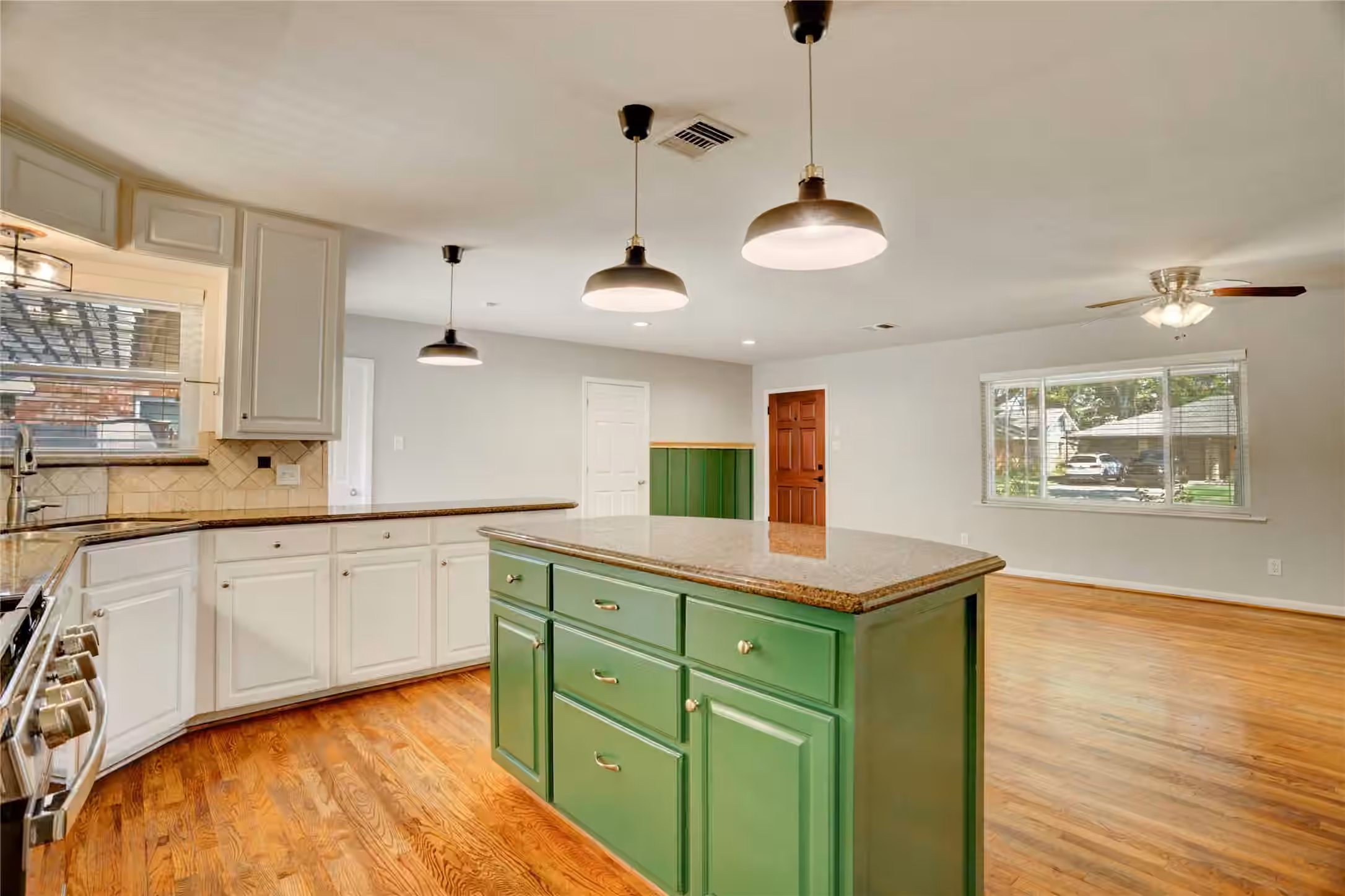 Photo 7 of 867 Judiway Street, Houston, TX