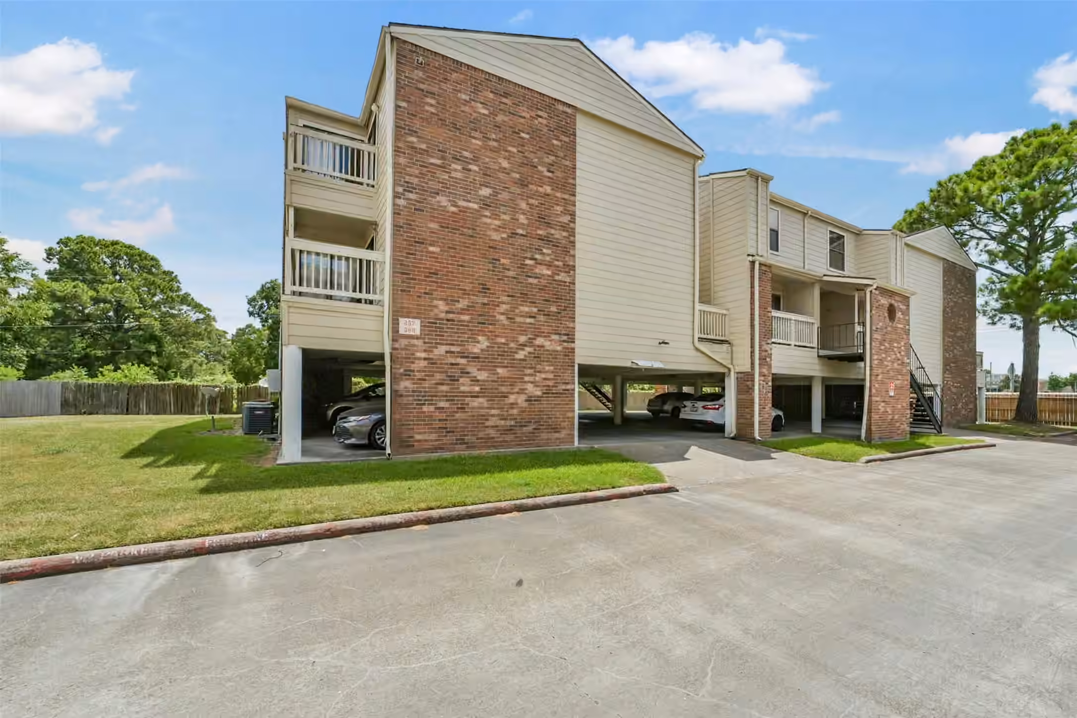Photo of 2501 Gulf Freeway 258C, Dickinson, TX