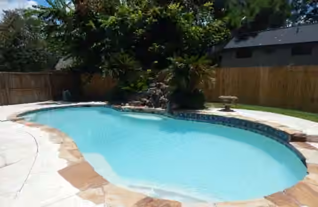 Photo 2 of 6111 Hampton Way Court, Spring, TX