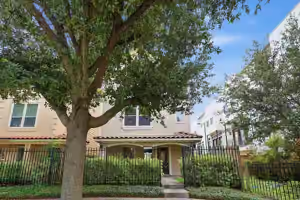 Photo 3 of 2202 Colorado Street, Houston, TX