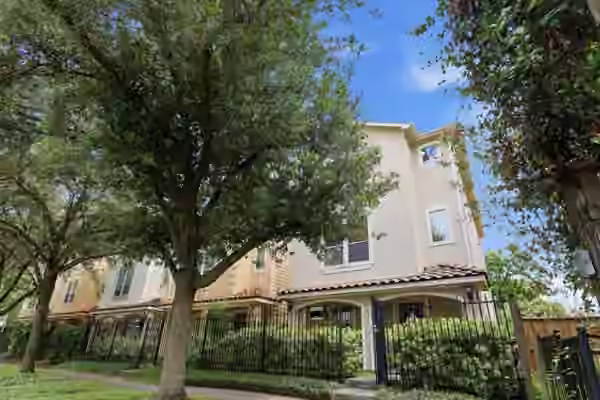 Photo 5 of 2202 Colorado Street, Houston, TX