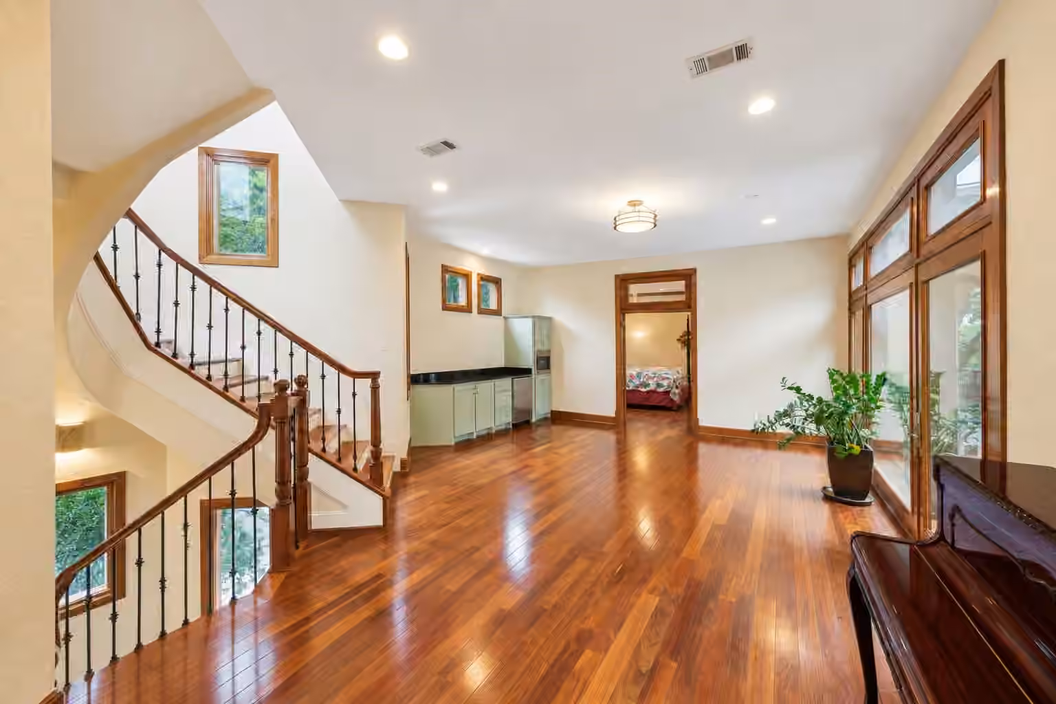 Photo 5 of 919 Saint Elmos Court, Missouri City, TX