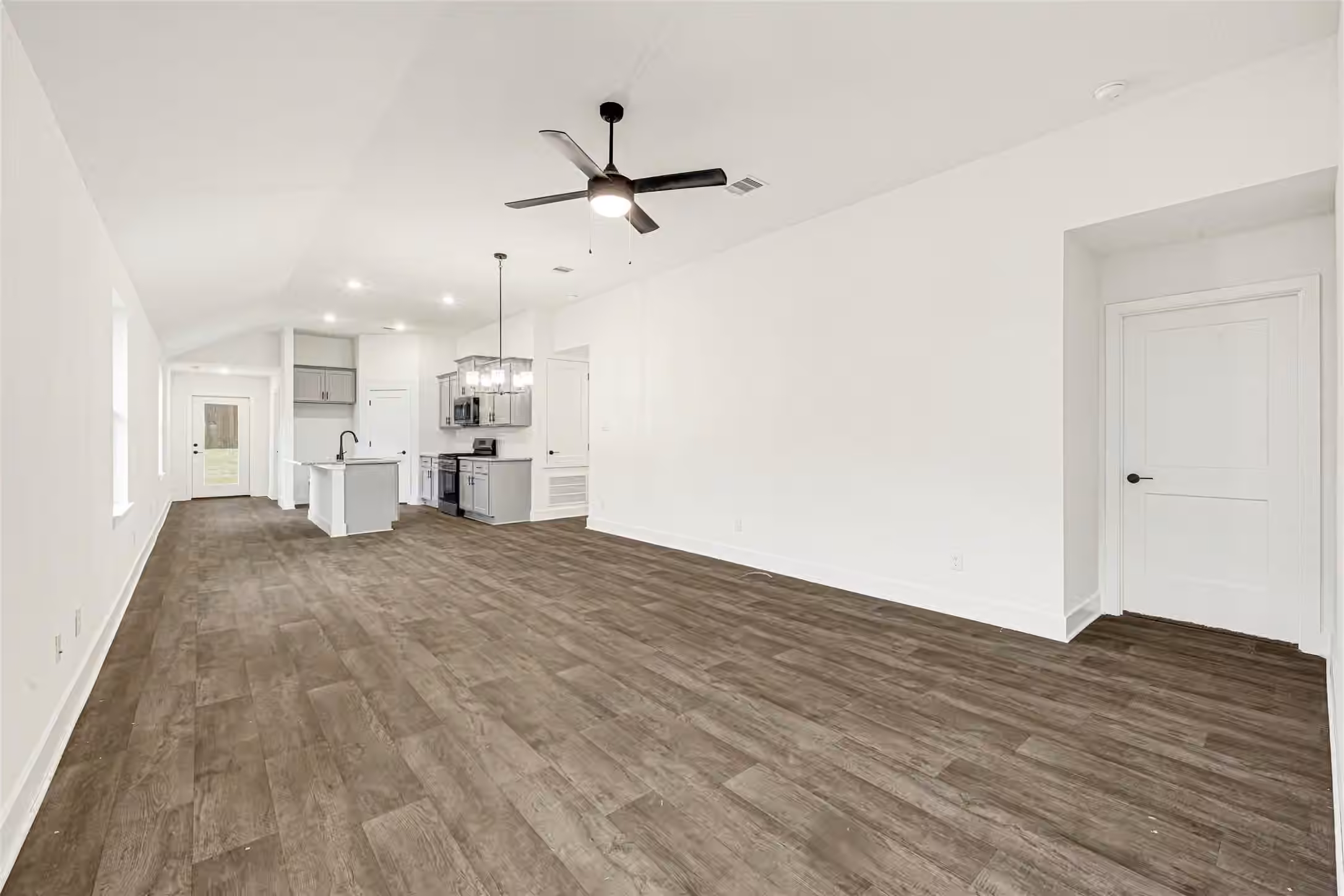 Photo 7 of 9348 Hard Rock Road, Conroe, TX