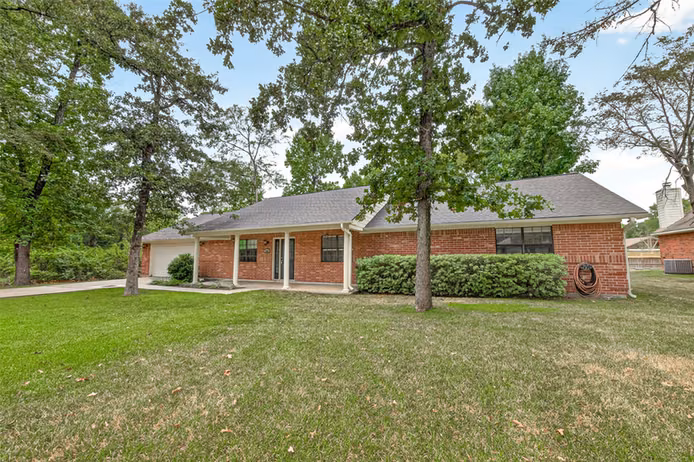 Photo 2 of 7506 Wedgewood Drive, Magnolia, TX