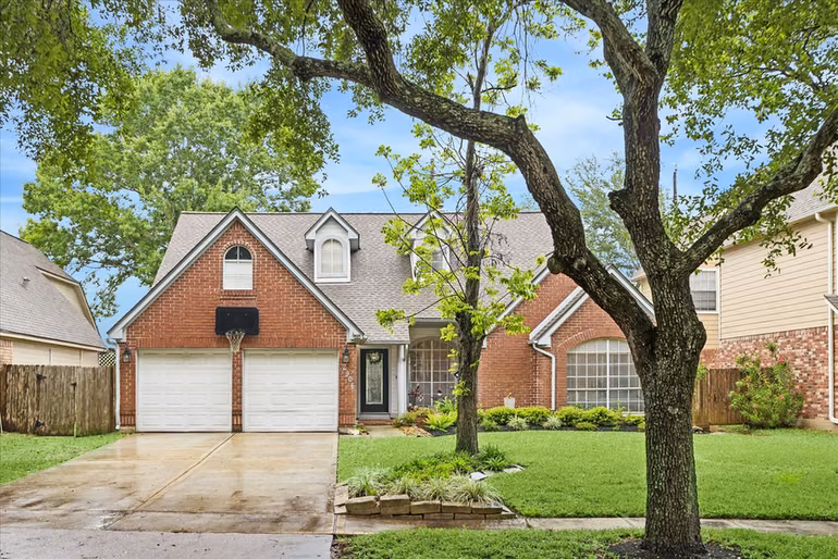 Photo 2 of 2906 Double Lake Drive, Missouri City, TX