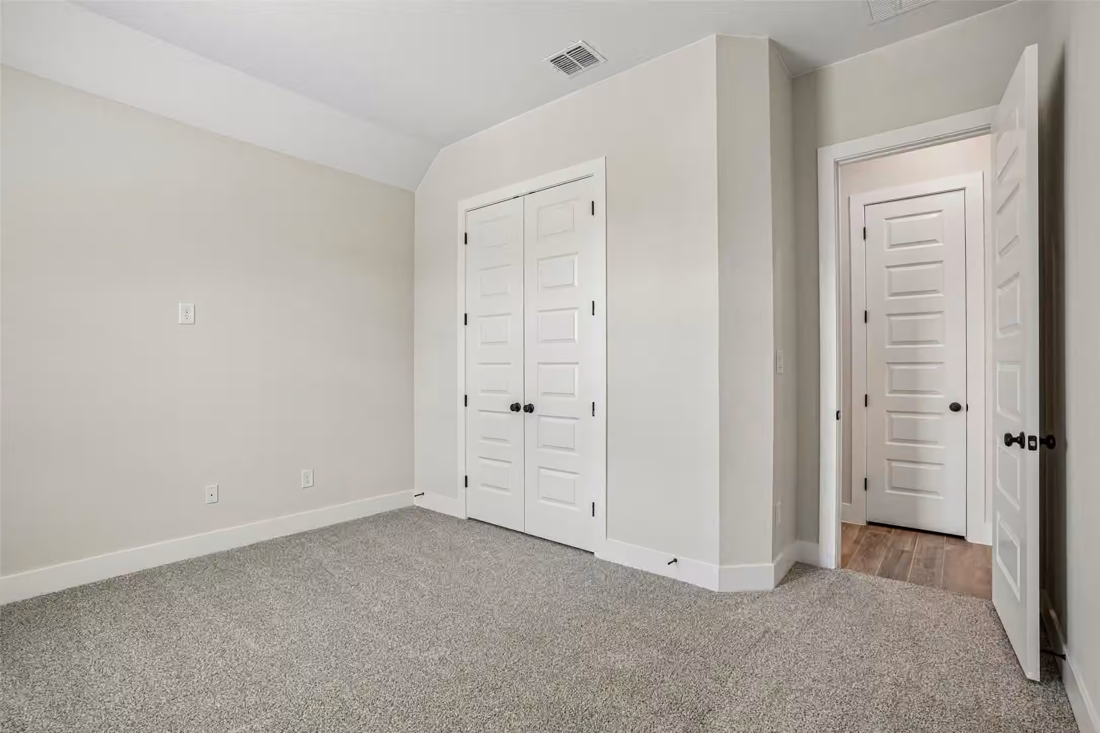 Photo 3 of 1228 Emerald Lake Drive, Katy, TX