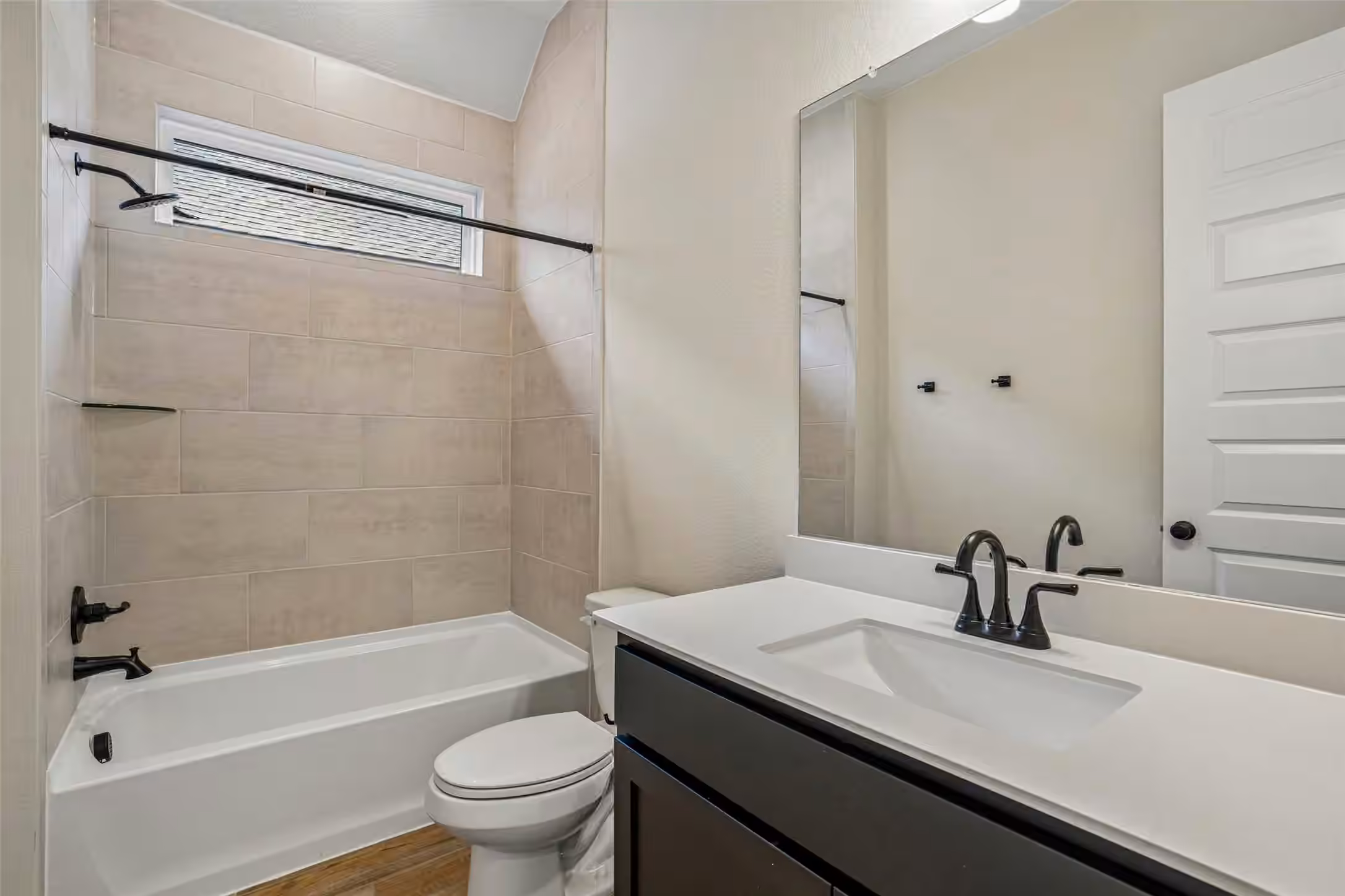 Photo 4 of 1228 Emerald Lake Drive, Katy, TX