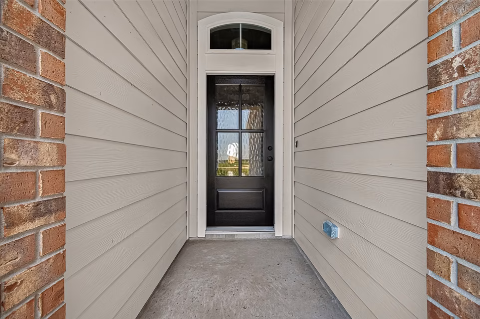 Photo 4 of 1411 Terry Roberts Drive, Angleton, TX