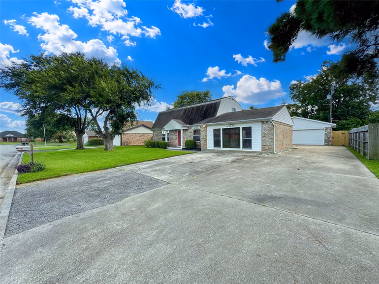 Photo 4 of 2323 37th Avenue N, Texas City, TX