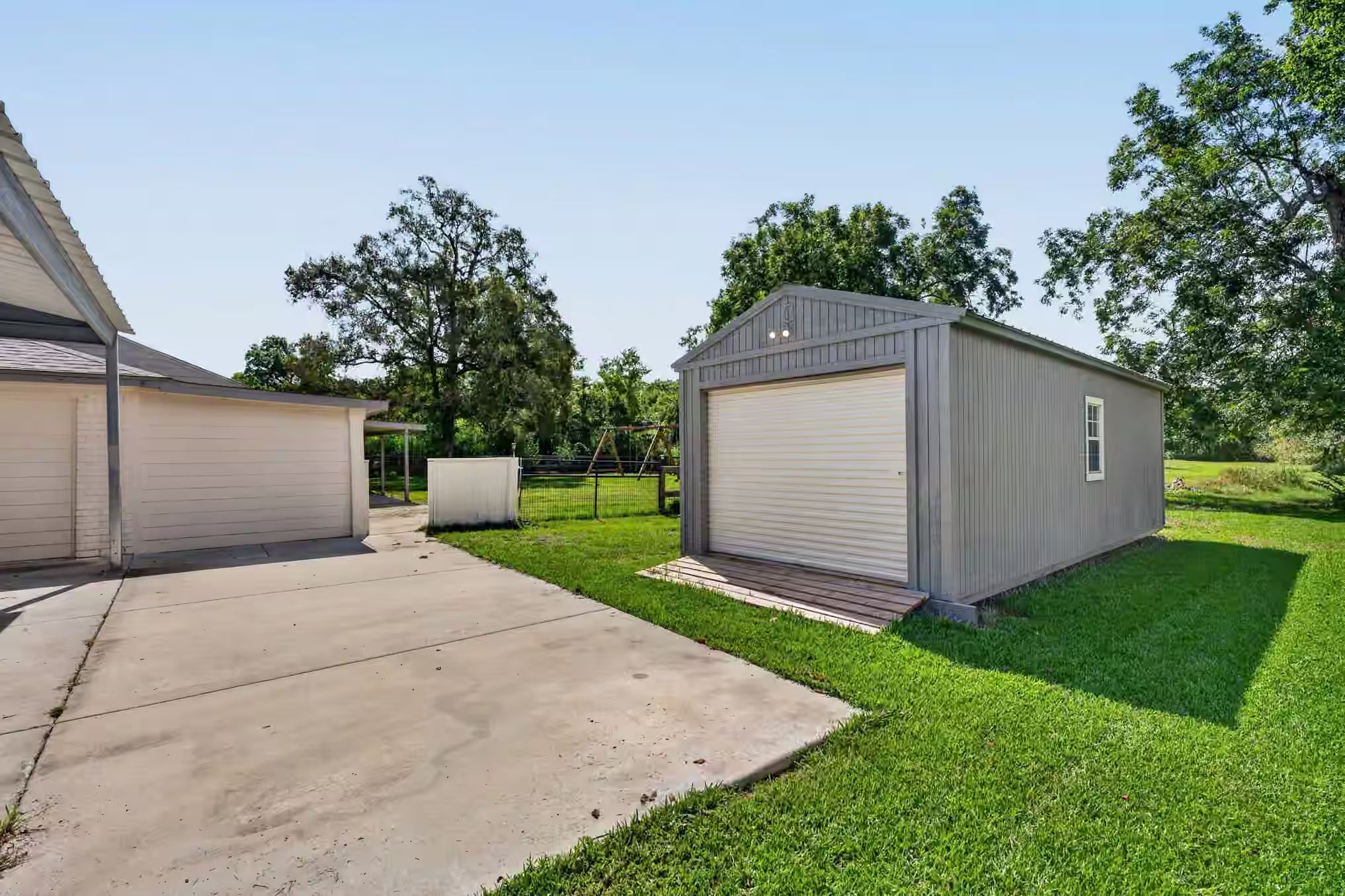 Photo 7 of 1718 County Road 401, Dayton, TX