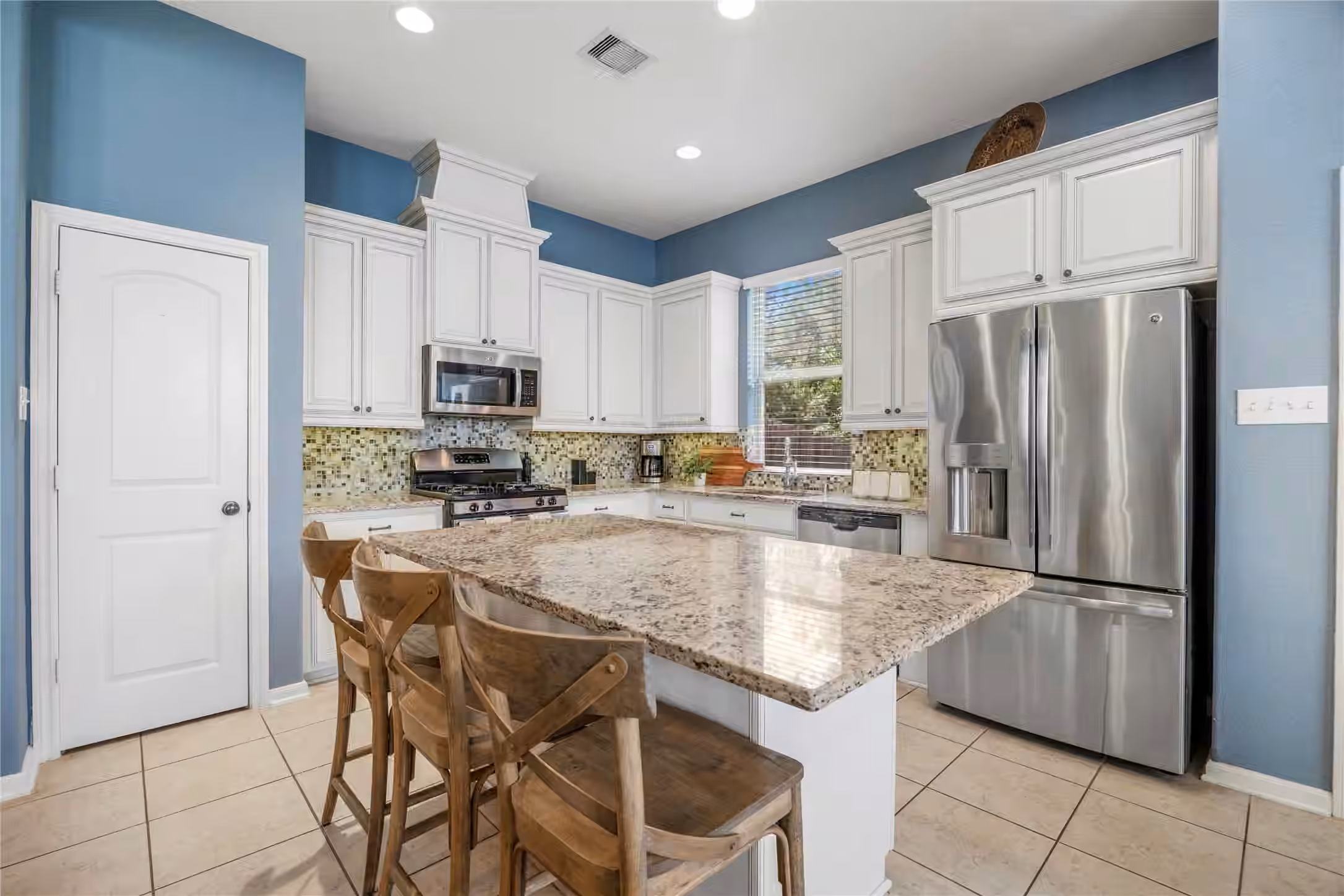 Photo of 122 Cheswood Forest Drive, Montgomery, TX 77316