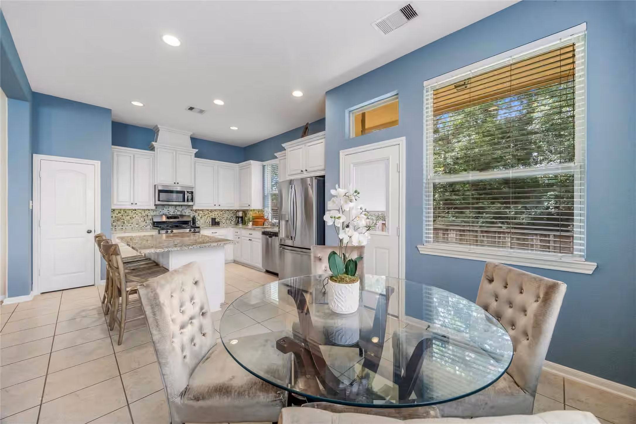 Photo 7 of 122 Cheswood Forest Drive, Montgomery, TX