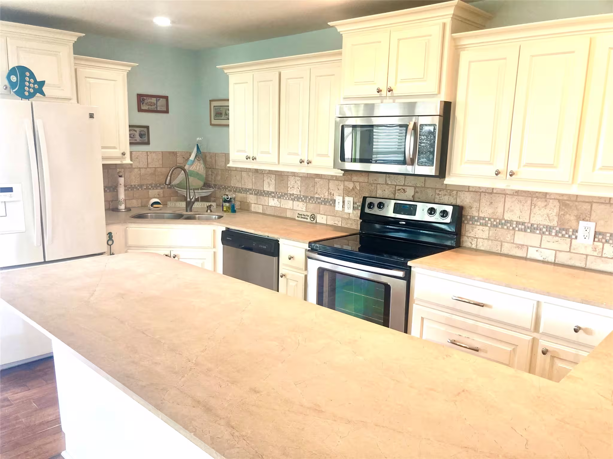 Photo 6 of 834 EASTVIEW, Crystal Beach, TX