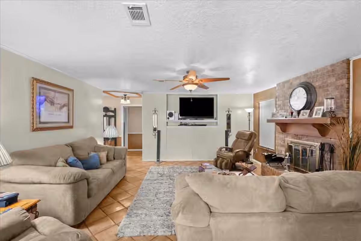Photo 5 of 12615 Old River Drive, Mont Belvieu, TX