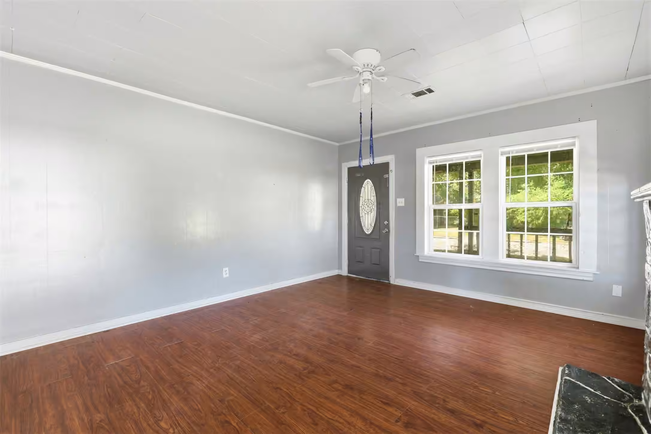 Photo 5 of 800 E Lobit Street, Baytown, TX