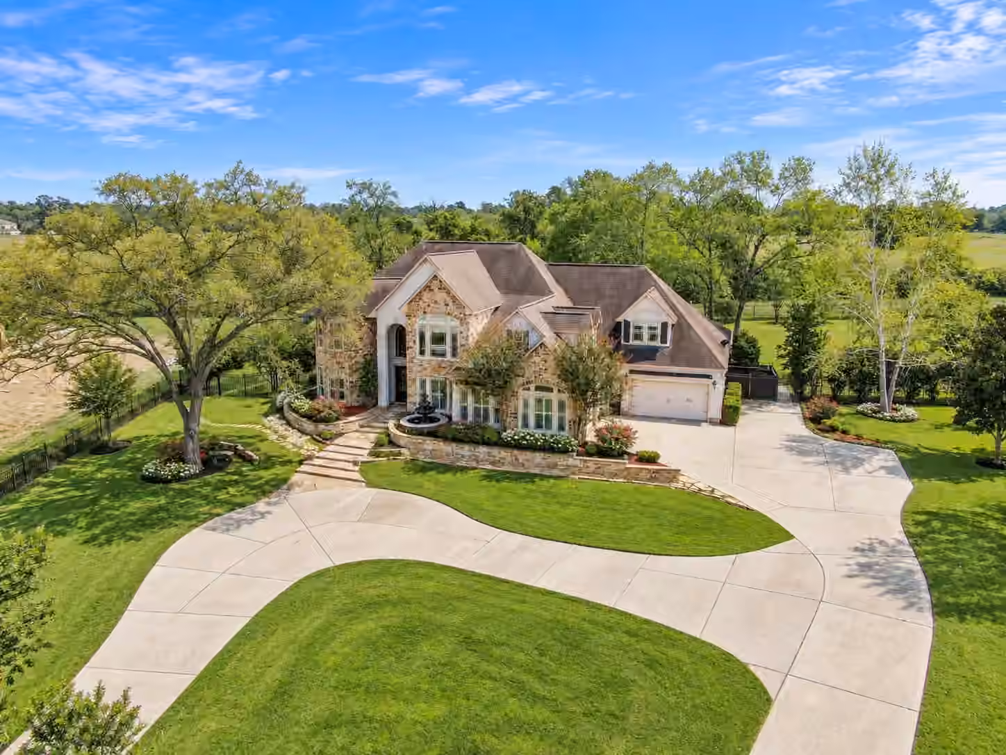 Photo 3 of 50 Lake Estates Drive, Montgomery, TX