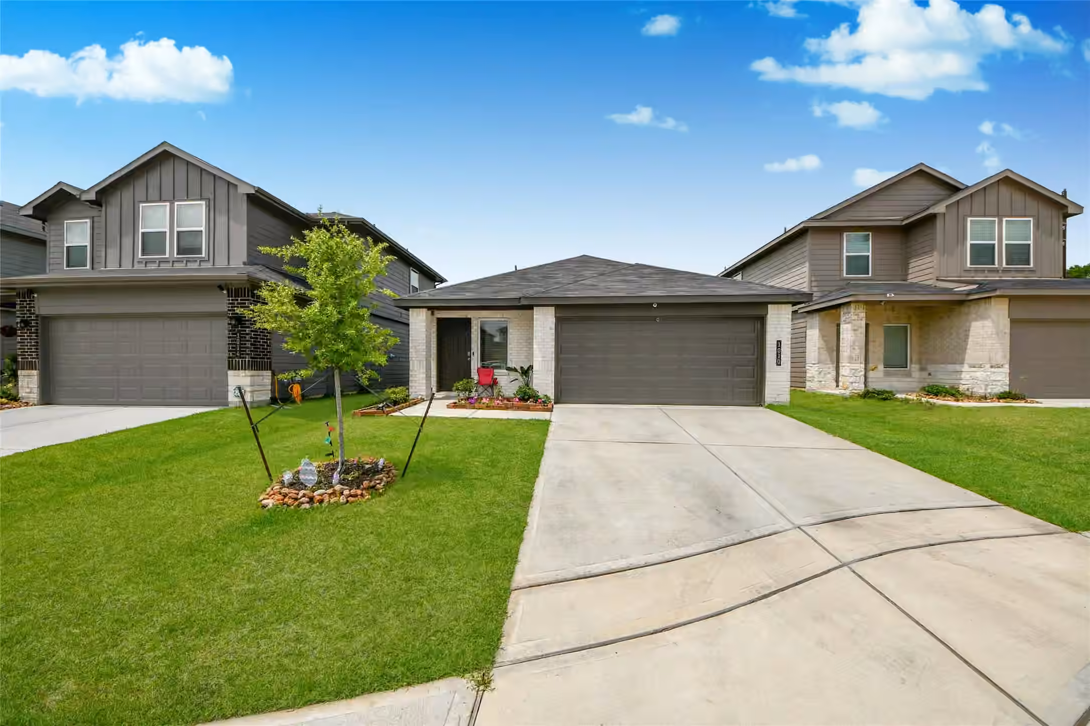 Photo 3 of 1010 Muscadine Vine Lane, Houston, TX