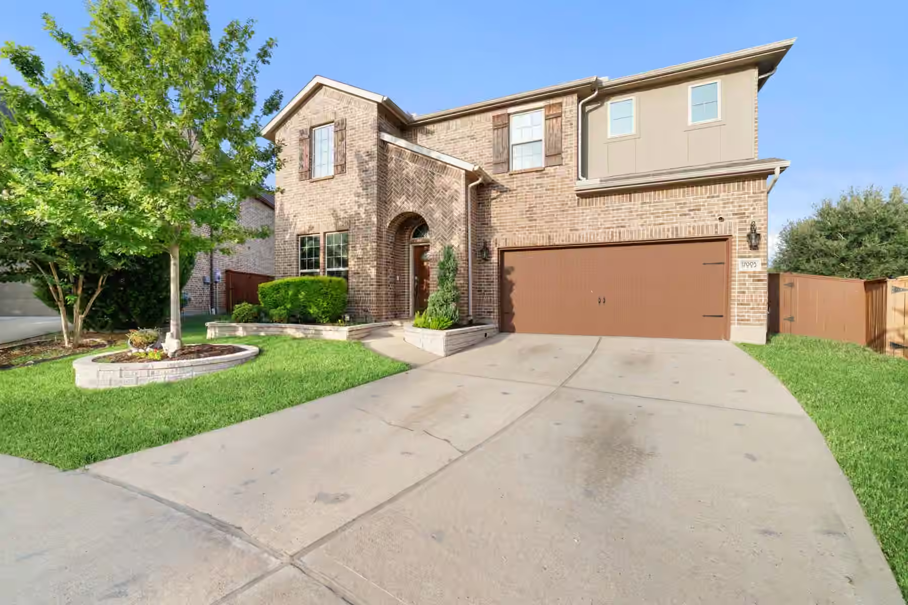 Photo 2 of 17003 Hinkley Glen Court, Richmond, TX