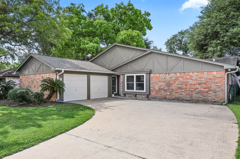 Photo 3 of 1406 New Orleans Street, Deer Park, TX
