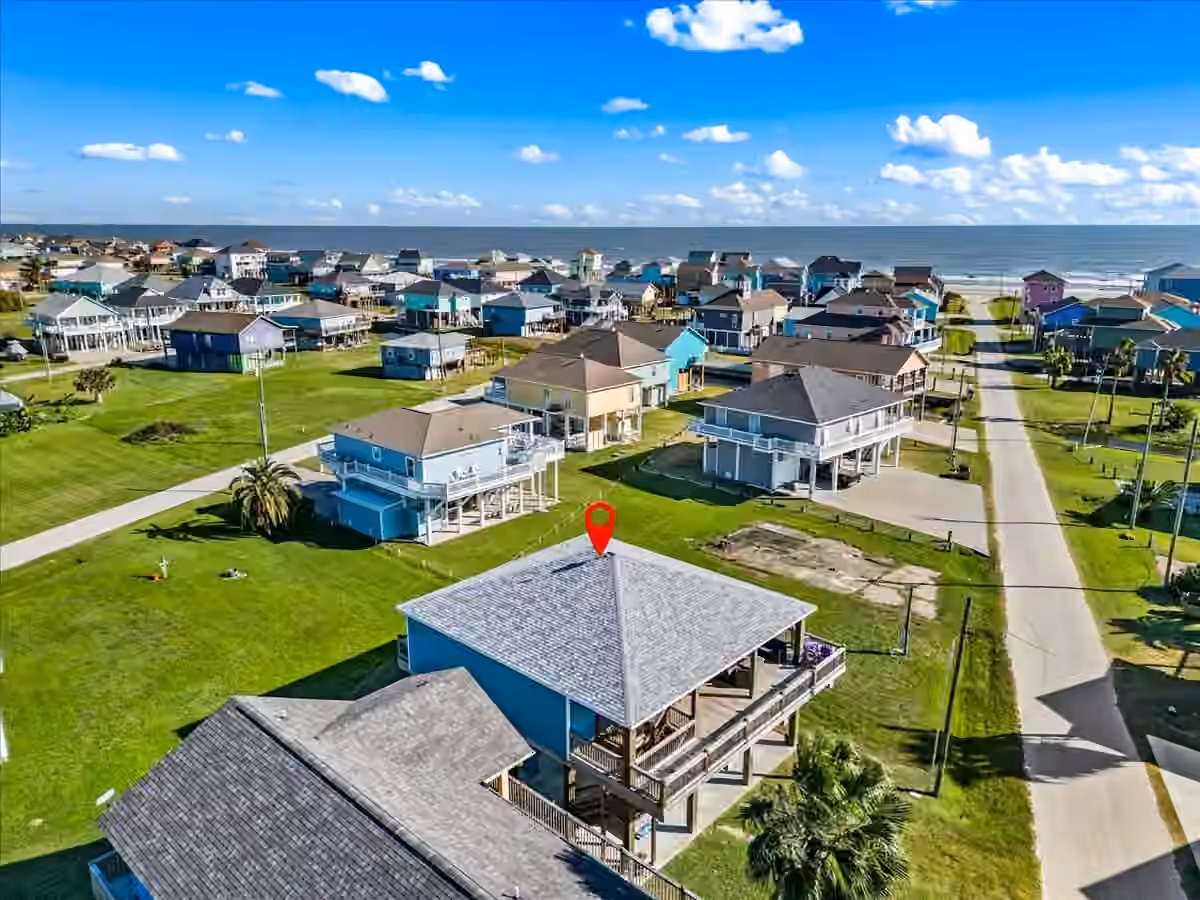 Photo of 940 Driftwood Drive, Crystal Beach, TX
