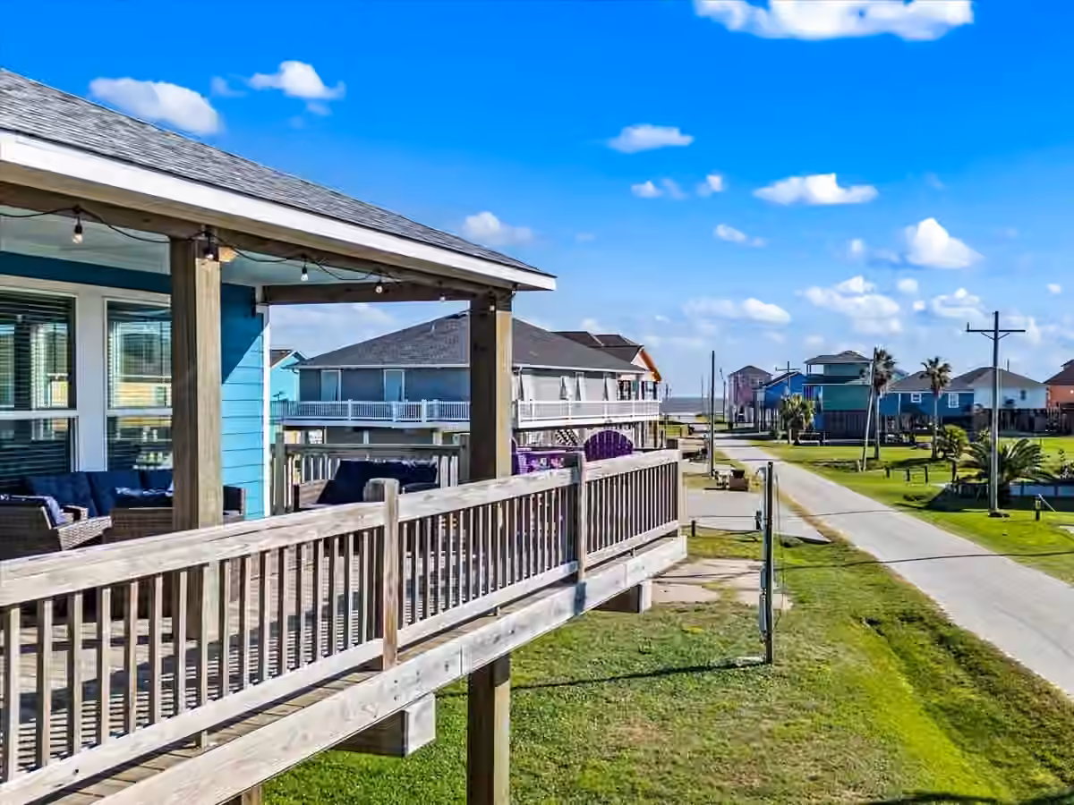 Photo 6 of 940 Driftwood Drive, Crystal Beach, TX