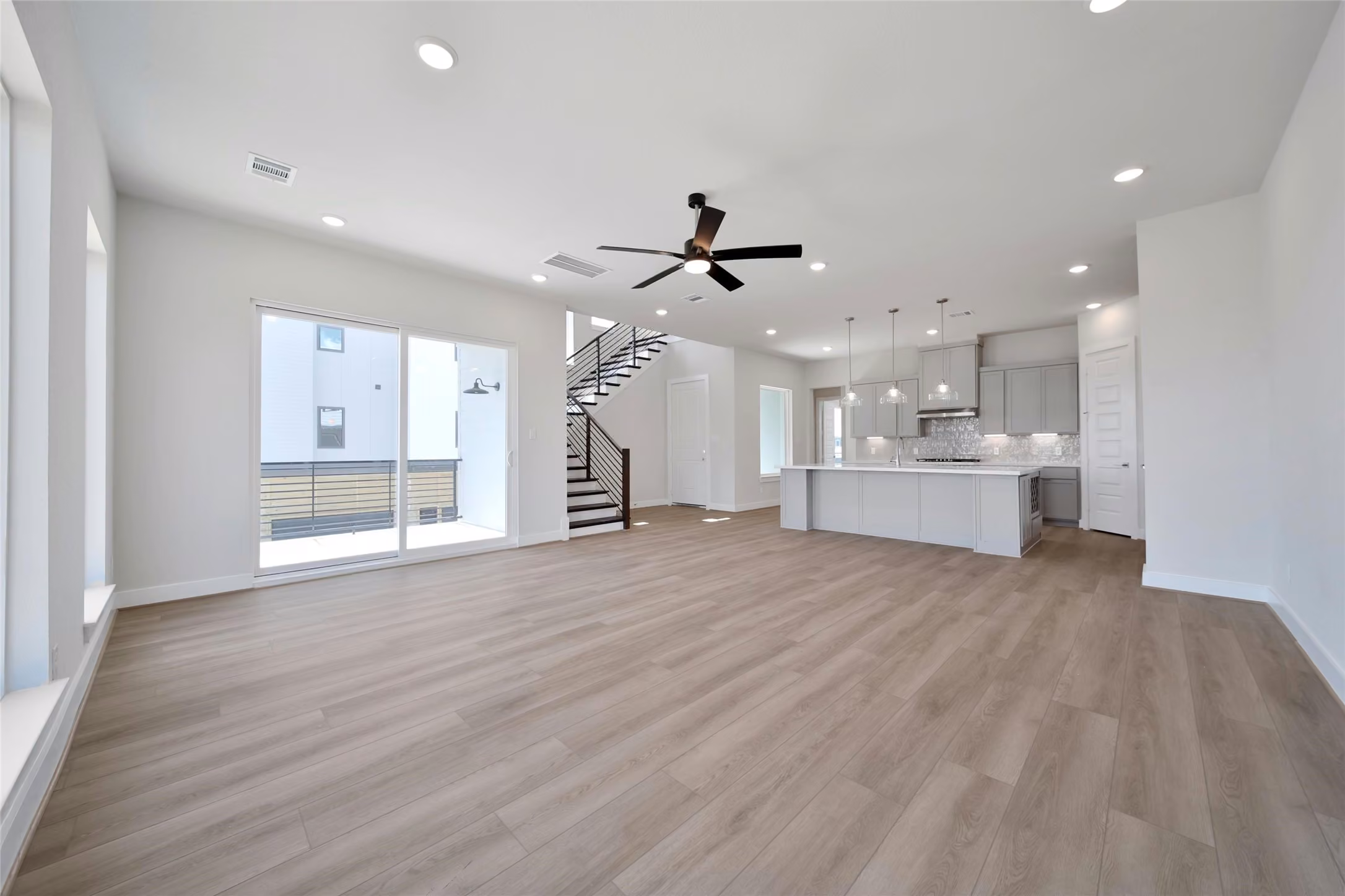 Photo 4 of 4402 Anthony Court Lane, Seabrook, TX