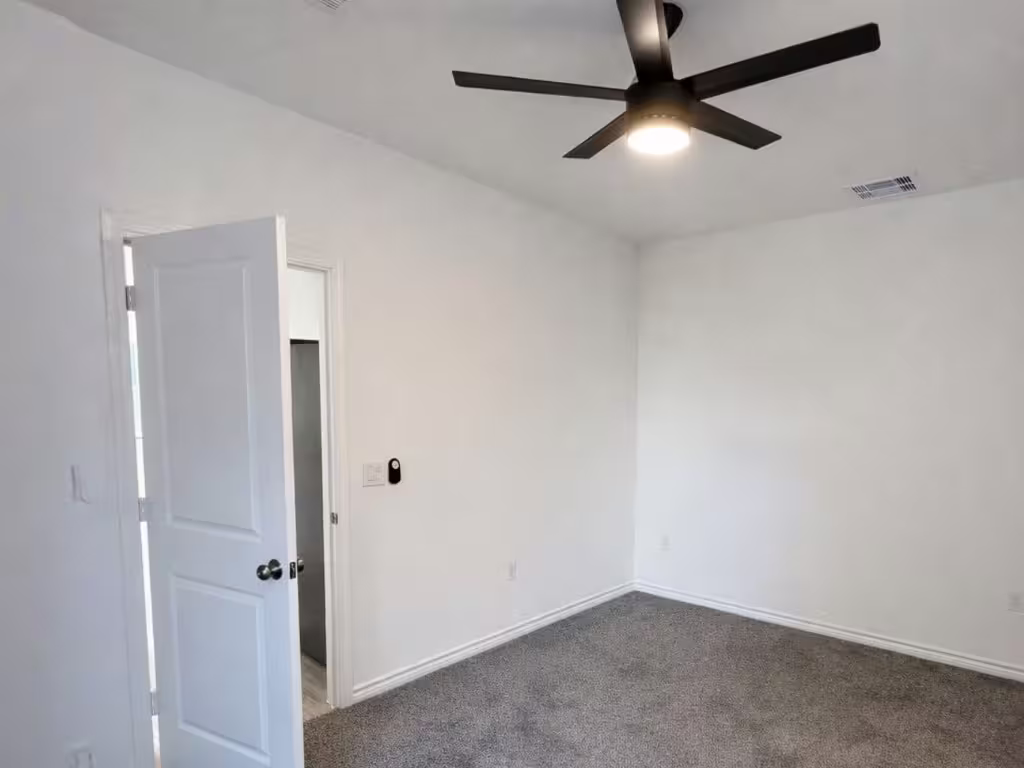 Photo 5 of 16984 Kempwood, Montgomery, TX