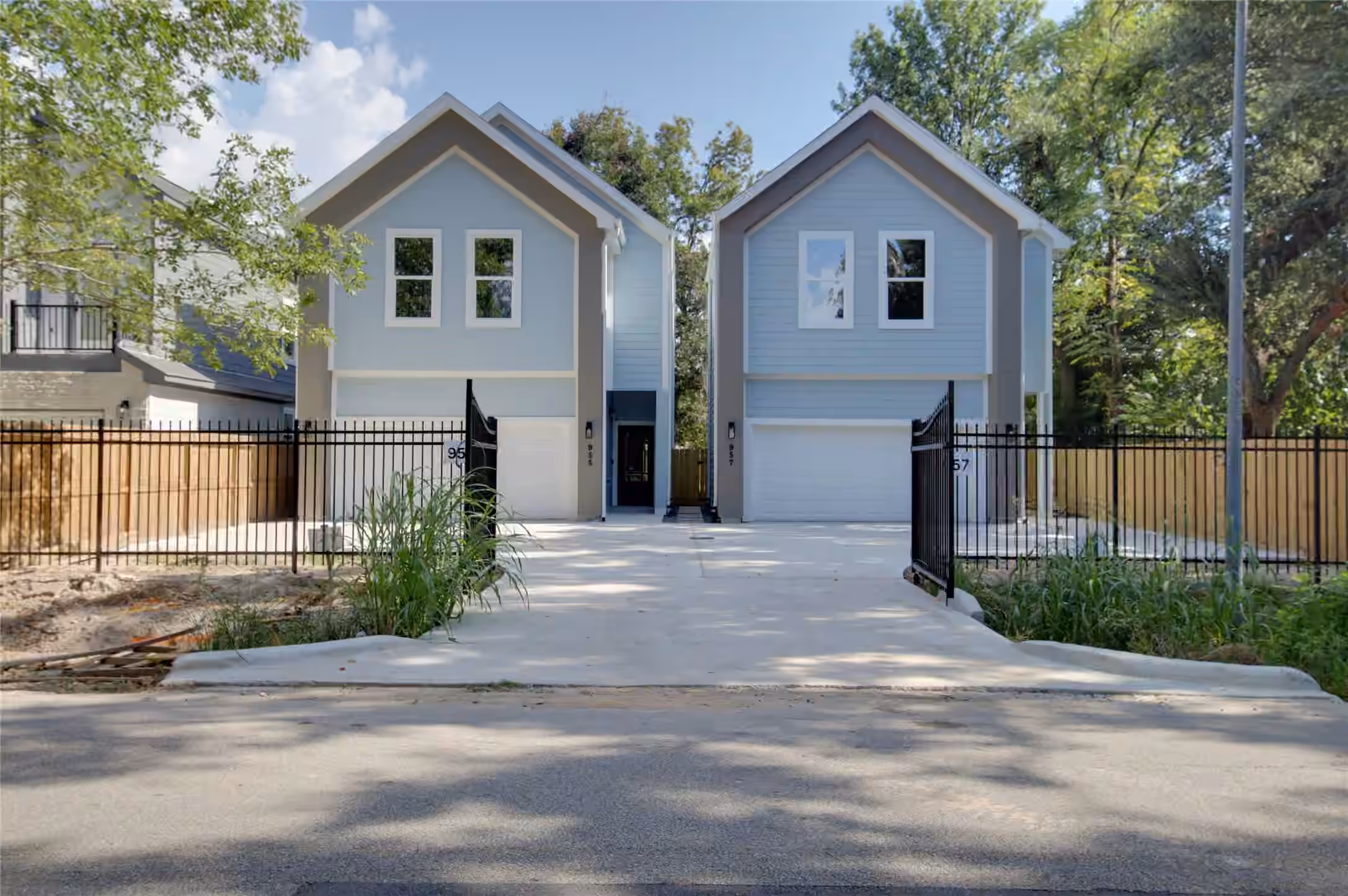 Photo 2 of 957 Ringold Street, Houston, TX