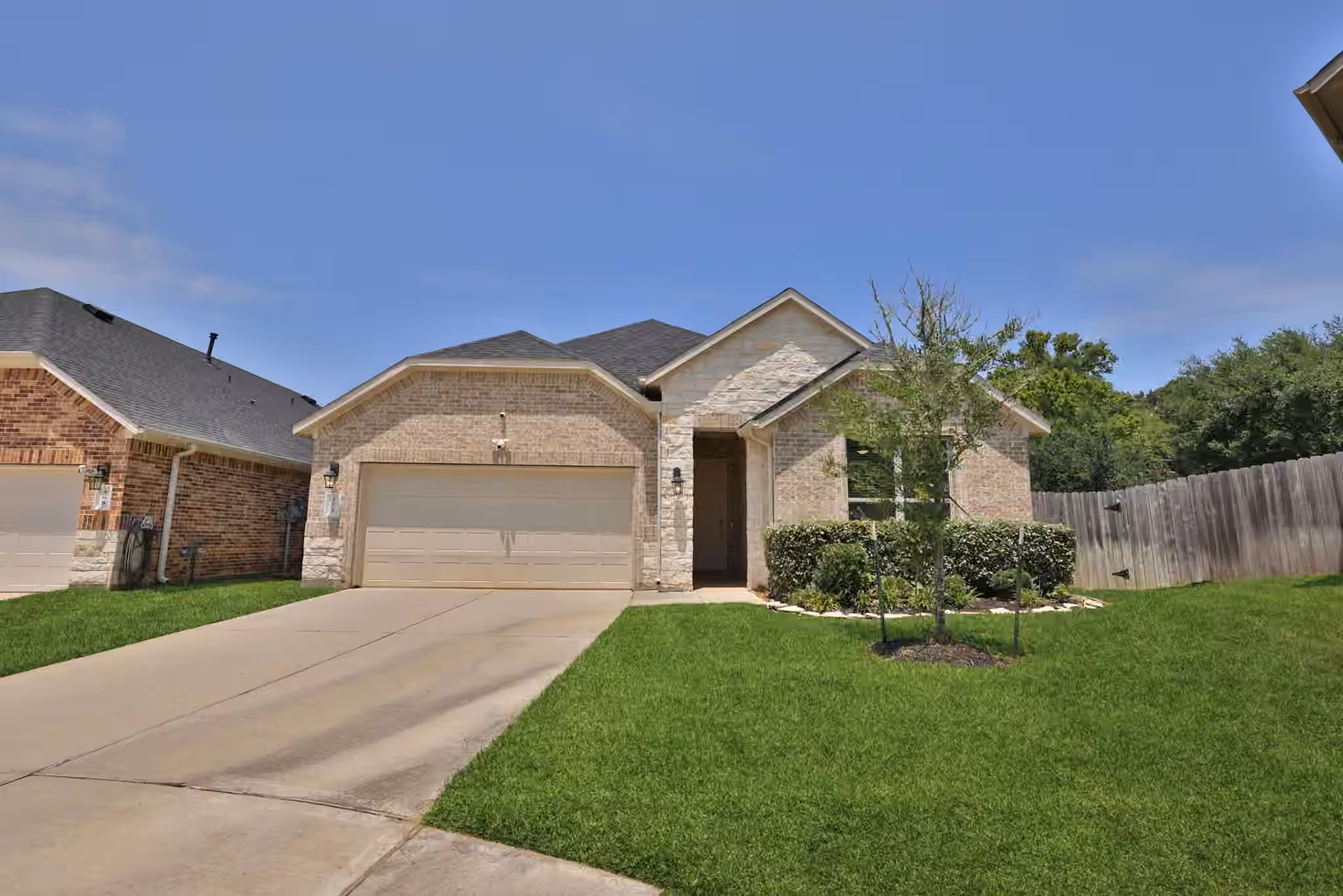 Photo of 373 Pleasant Hill Way, Conroe, TX