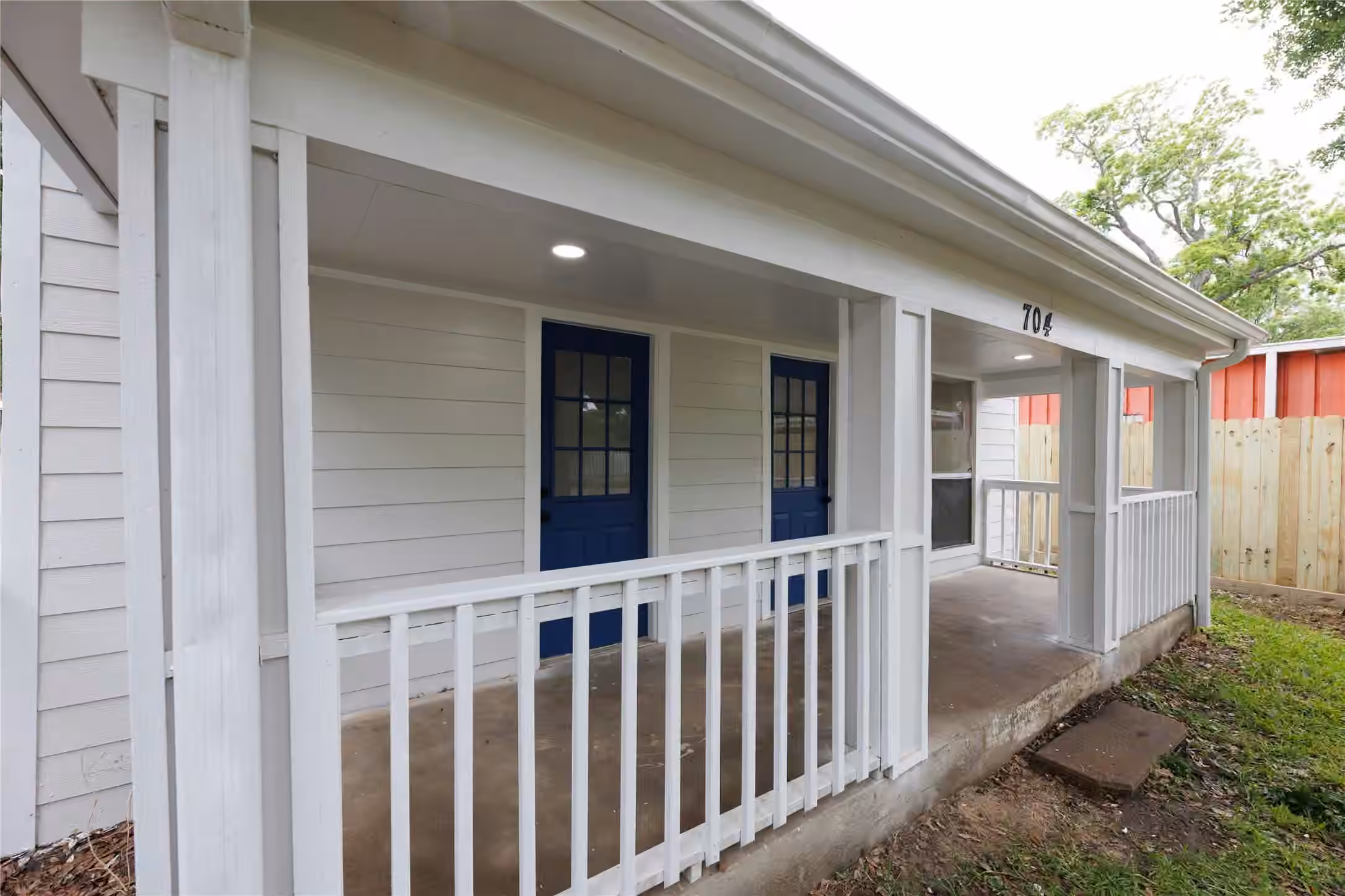 Photo of 704 W Willis Street, Alvin, TX 77511