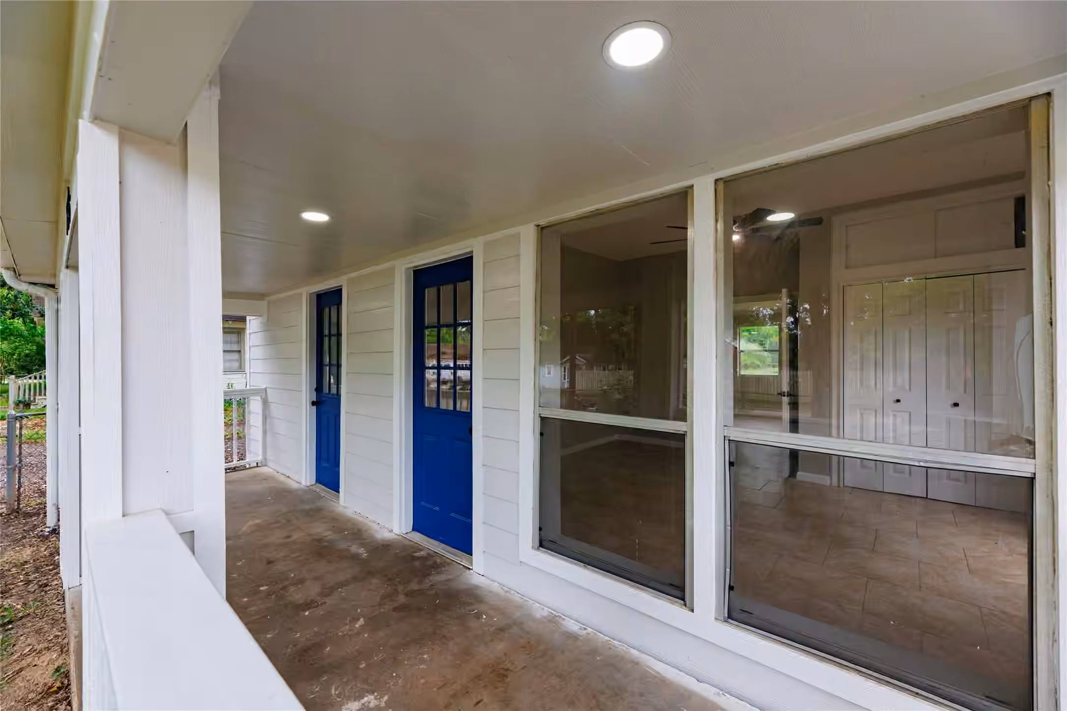 Photo 2 of 704 W Willis Street, Alvin, TX