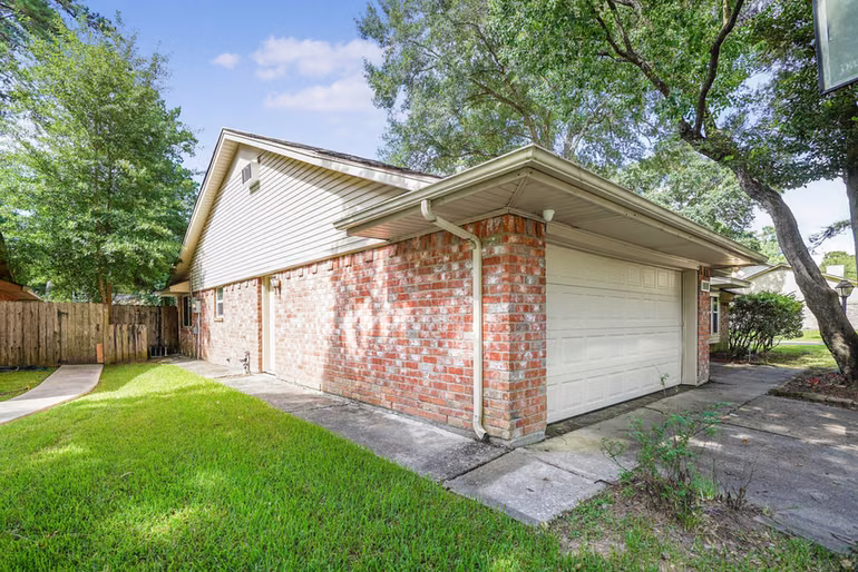Photo 6 of 2102 Oak Shores Drive, Houston, TX