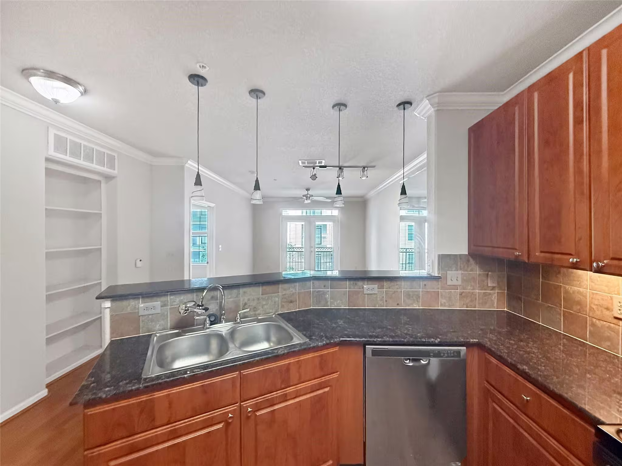 Photo 6 of 1711 Old Spanish Trail 240, Houston, TX