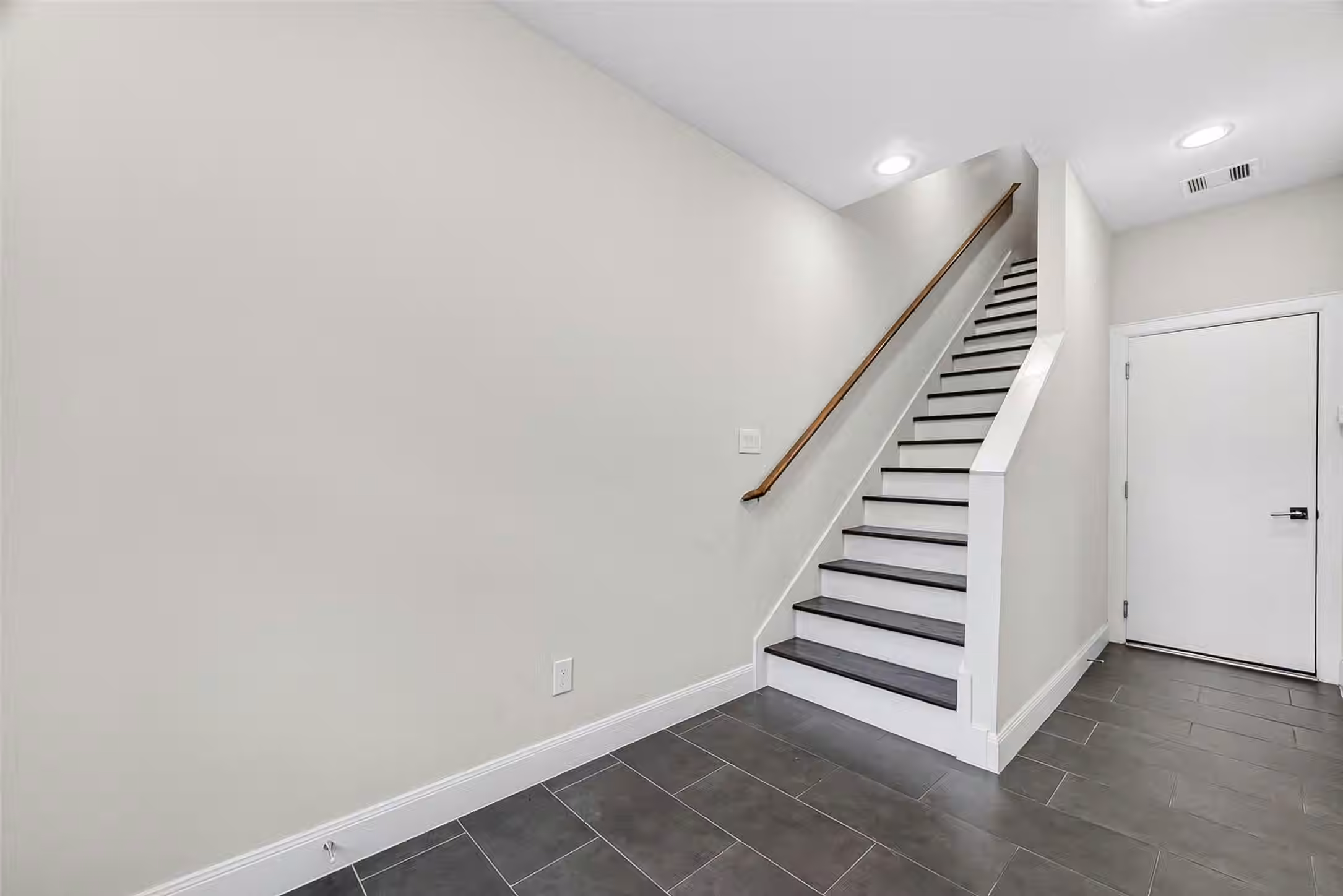 Photo 7 of 3127 Leeland Street, Houston, TX