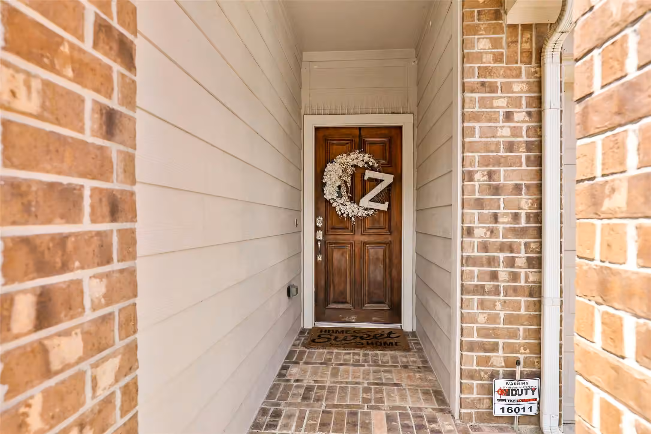 Photo 4 of 16011 Walnut Shores Drive, Houston, TX