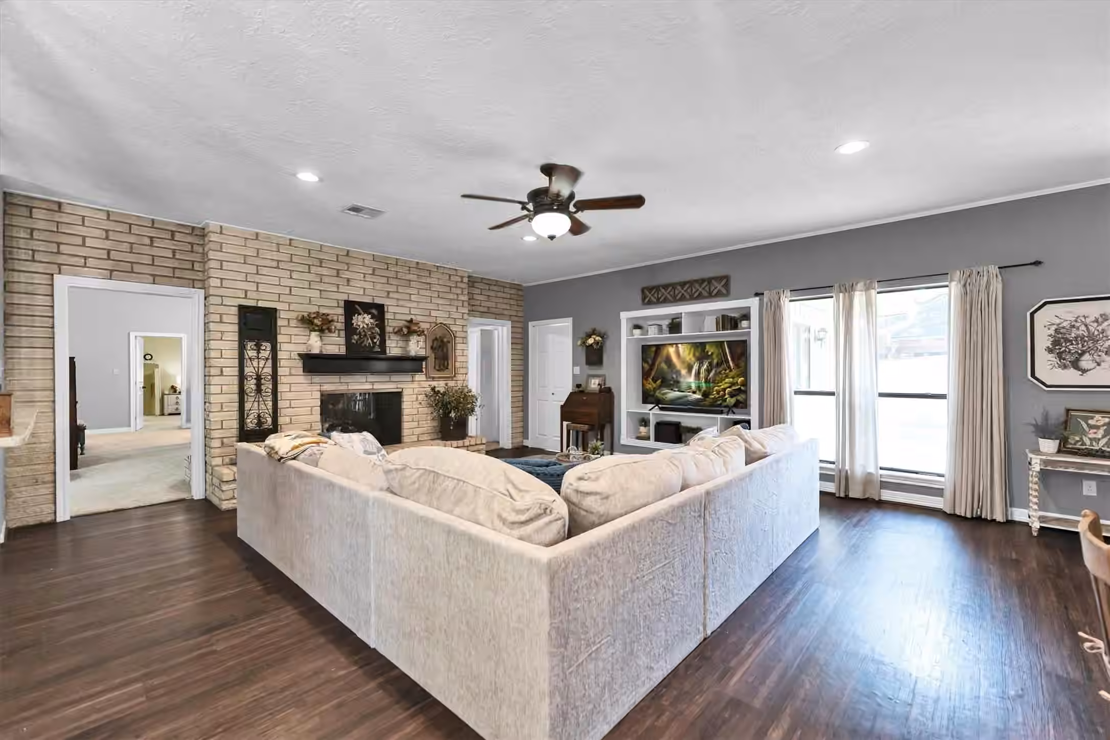 Photo 7 of 59 El Dorado Street, Panorama Village, TX