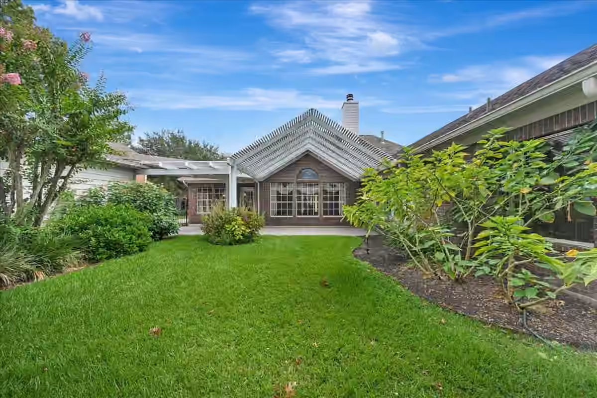 Photo 2 of 16319 Hazy Pines Court, Pasadena, TX