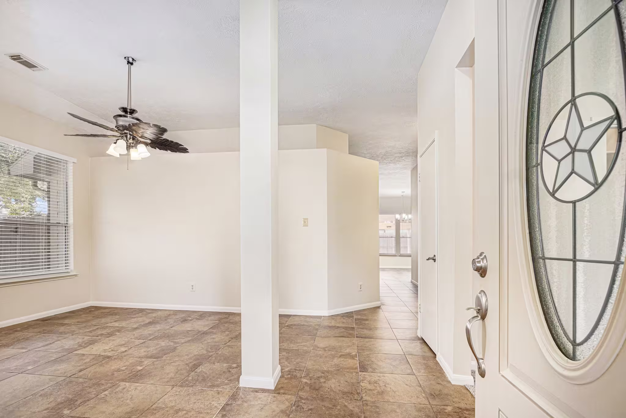 Photo 4 of 4303 Alysheba, Friendswood, TX