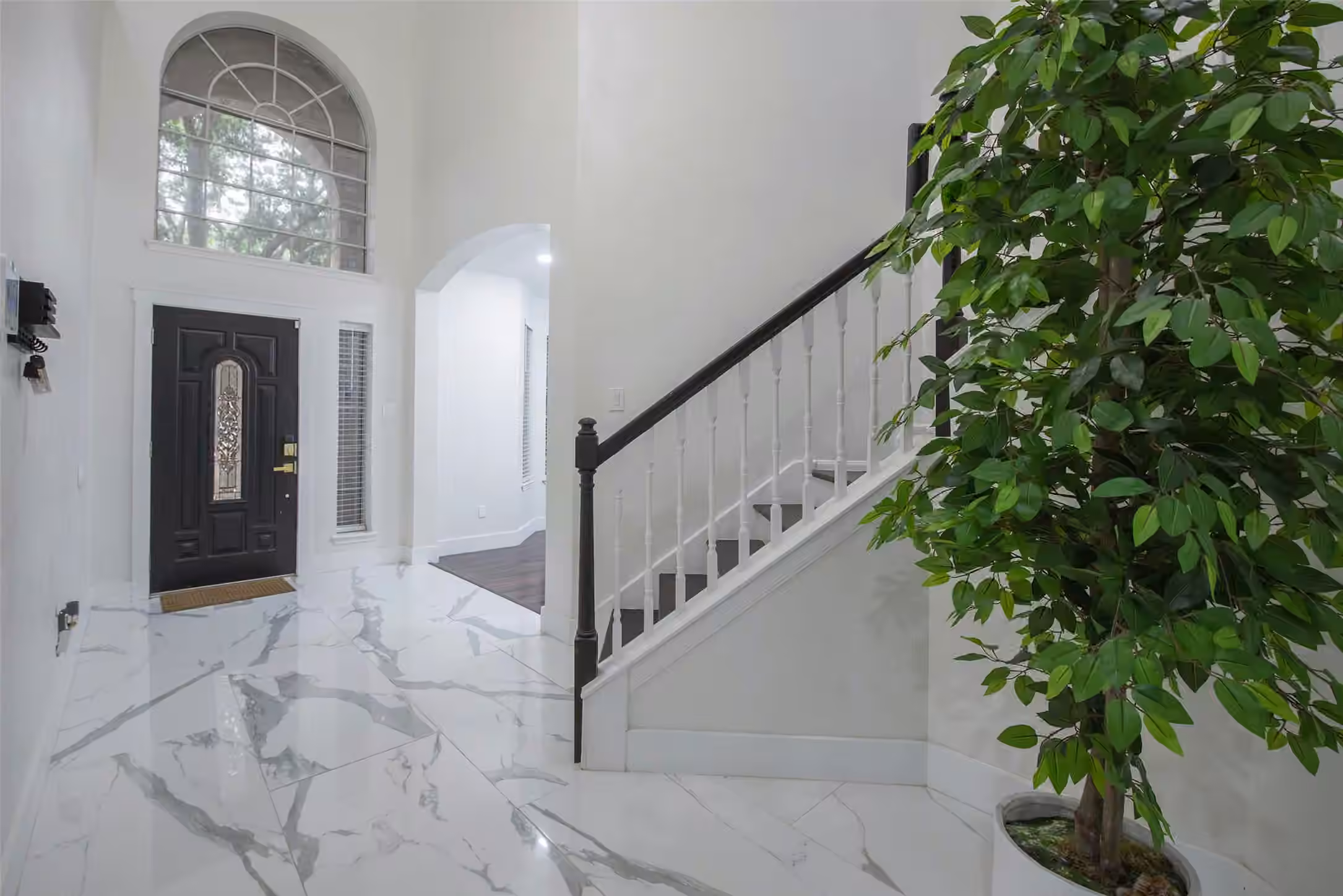 Photo 2 of 13431 Yaupon Holly Lane, Houston, TX
