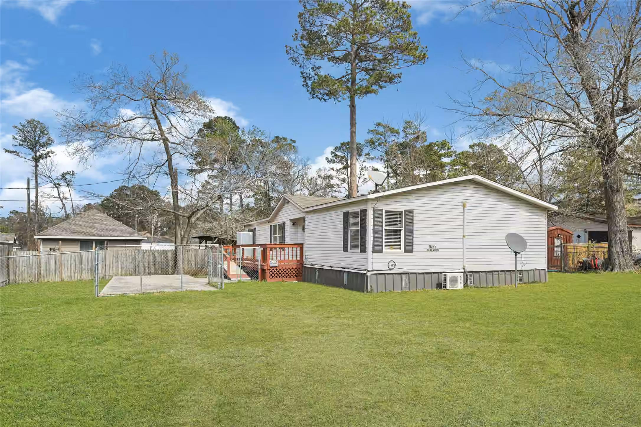 Photo 3 of 9586 Darkwood Street, Willis, TX