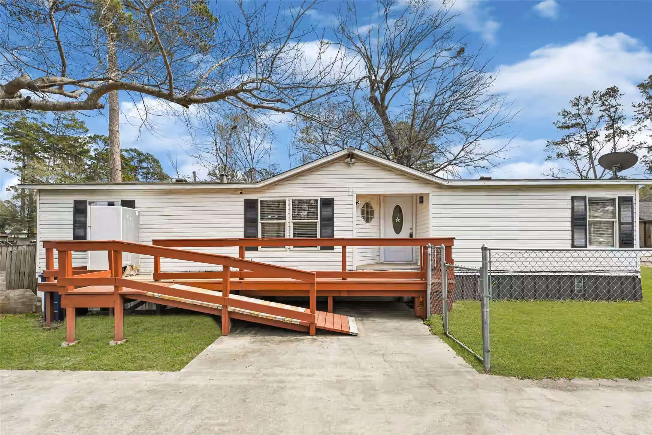 Photo 4 of 9586 Darkwood Street, Willis, TX